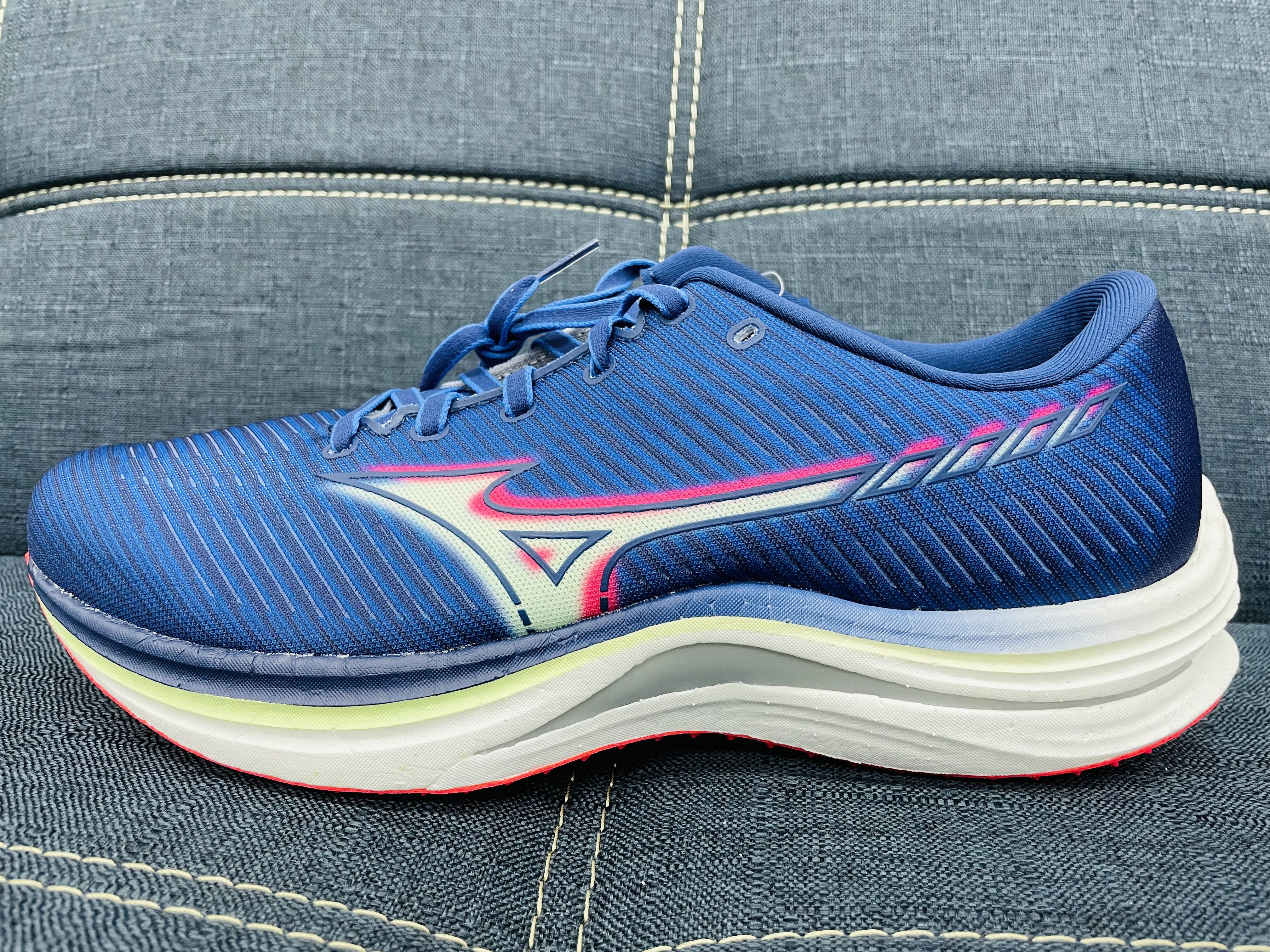 開箱MIZUNO Wave Rebellion Flash 2 – 馬拉松哲學家小智